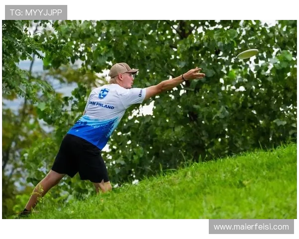 飞盘竞技的魅力:深入了解成都飞盘队的比赛策略与经验分享 飞盘竞技的魅力:深入了解成都飞盘队的比赛策略与经验分享