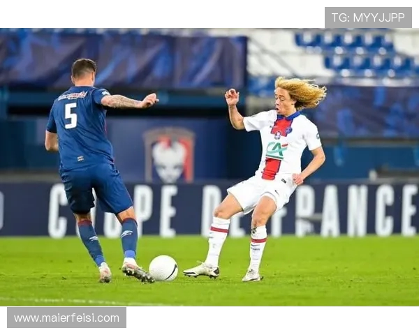 哈维西蒙斯展现惊人天赋引发足坛热议未来可期 哈维西蒙斯展现惊人天赋引发足坛热议未来可期